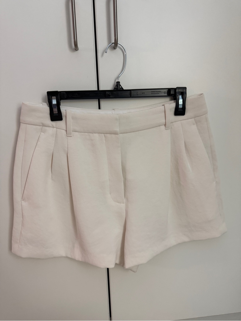 Aritzia Effortless Mini Shorts Size 10